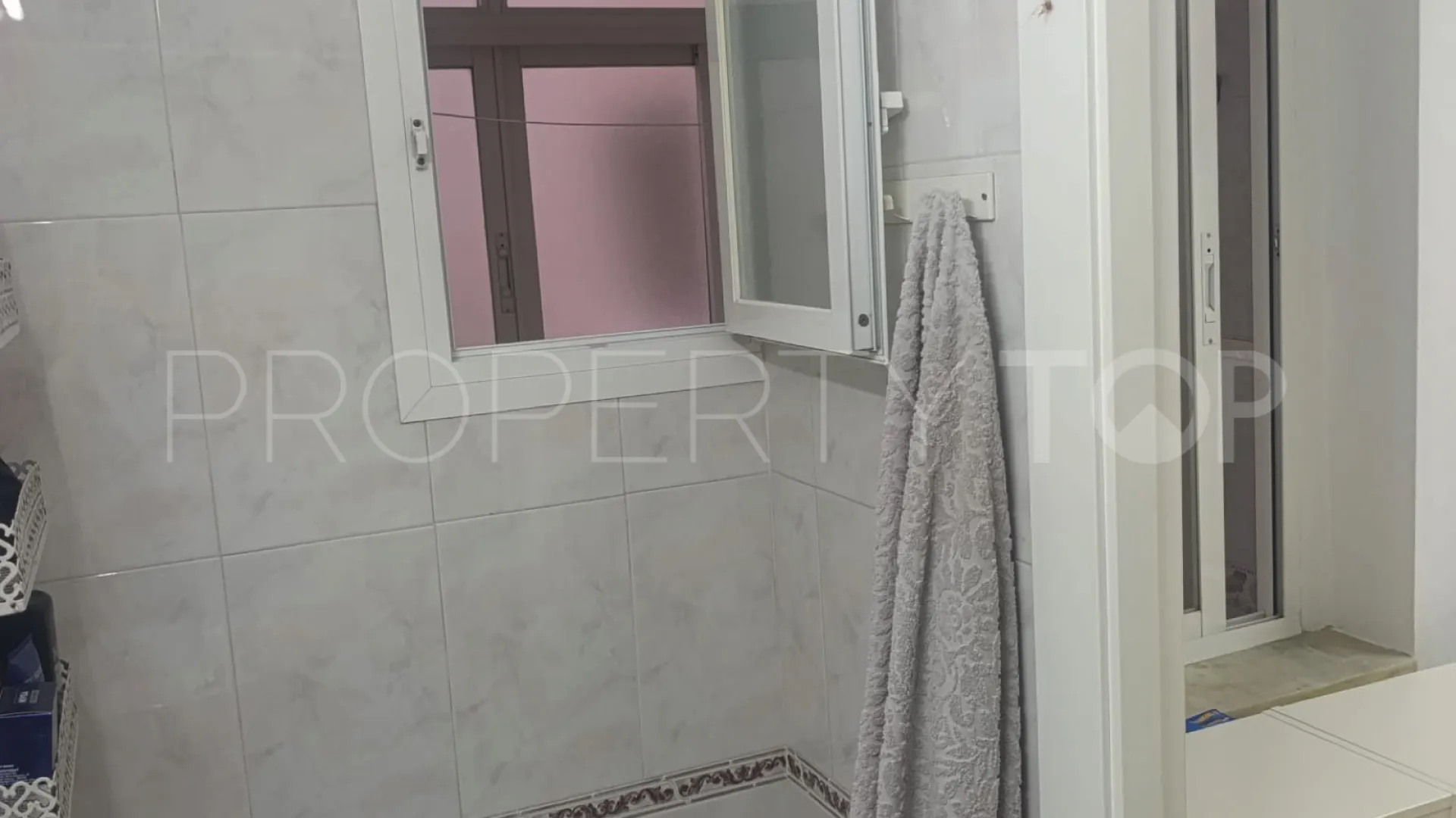 Apartamento de 4 dormitorios en venta en Ricardo Soriano
