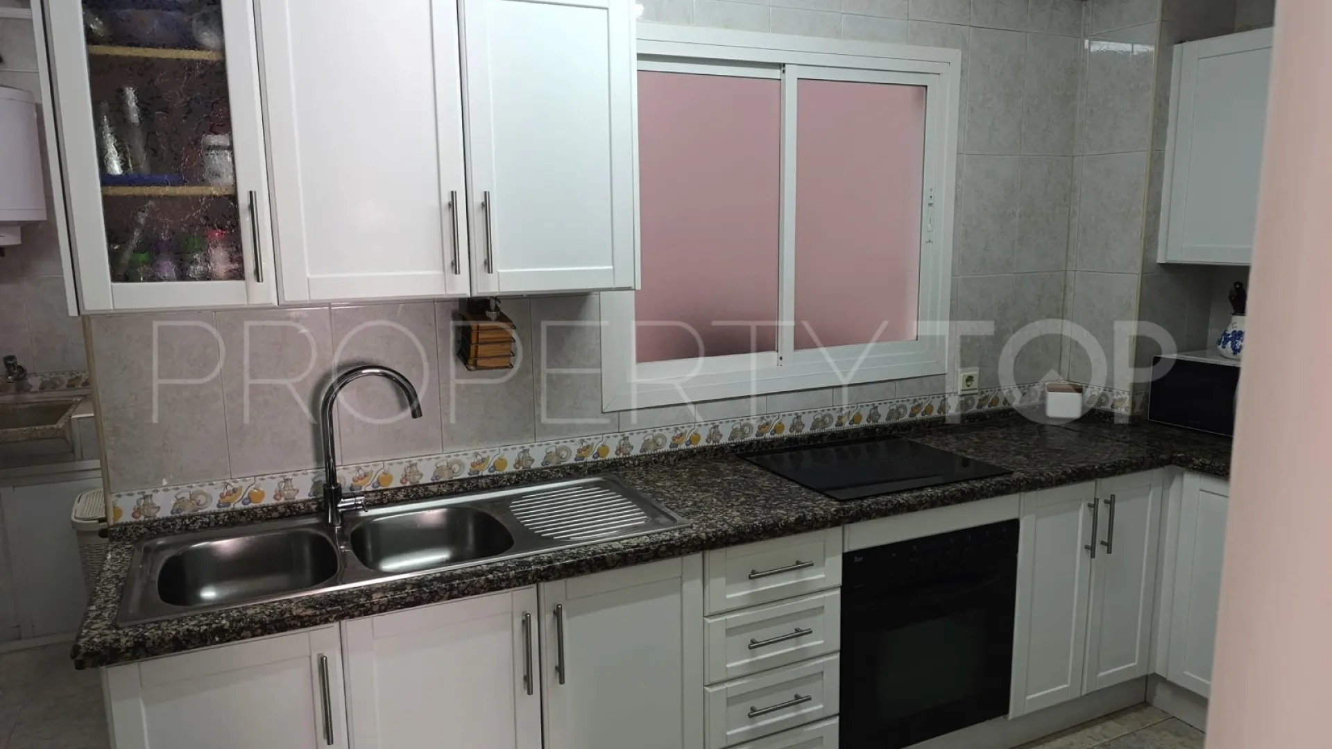 Apartamento de 4 dormitorios en venta en Ricardo Soriano