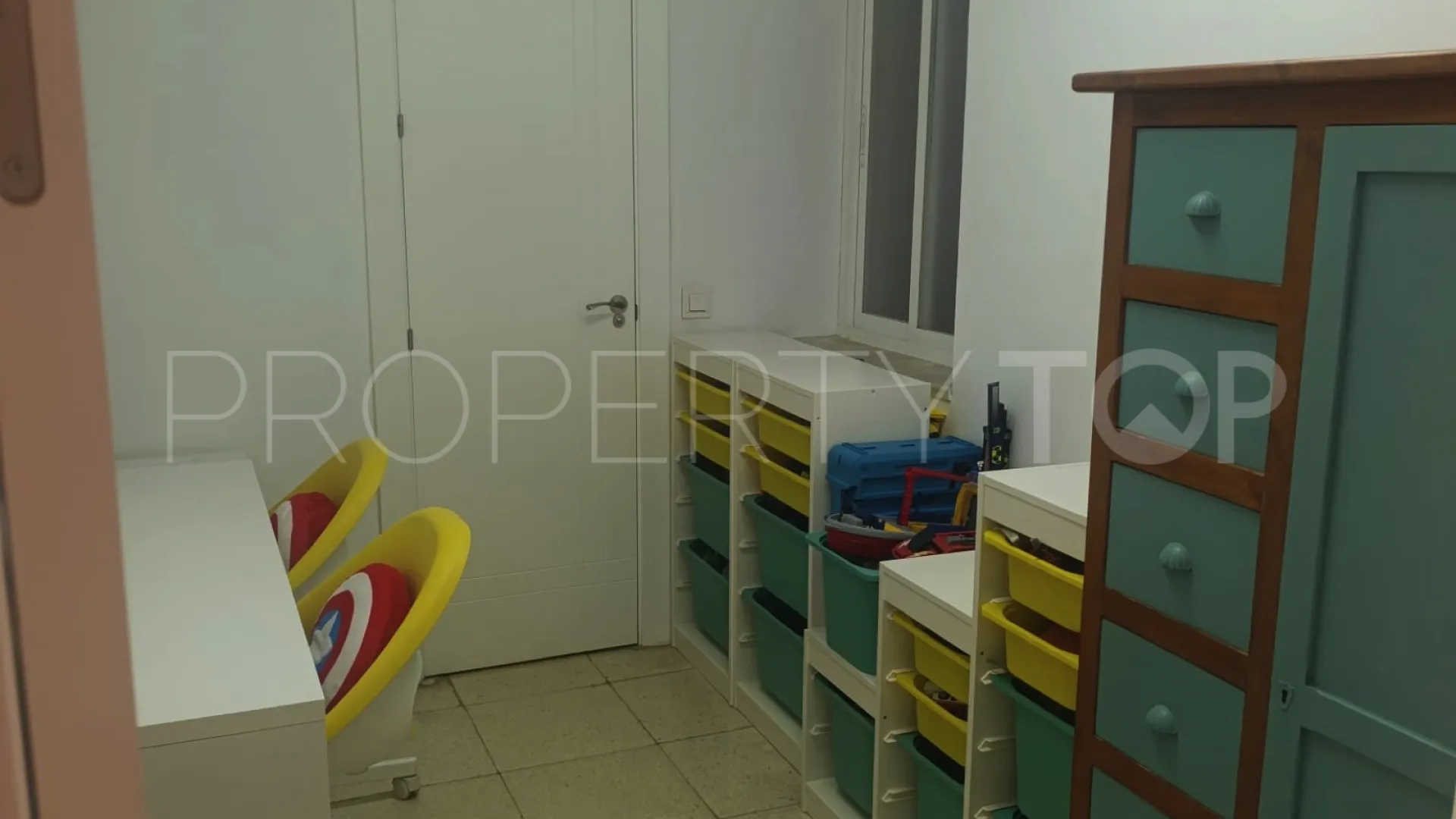 Apartamento de 4 dormitorios en venta en Ricardo Soriano