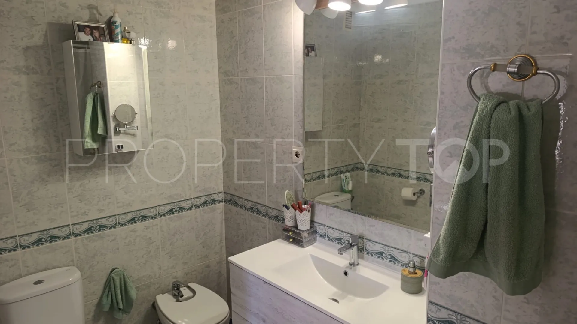 Apartamento de 4 dormitorios en venta en Ricardo Soriano
