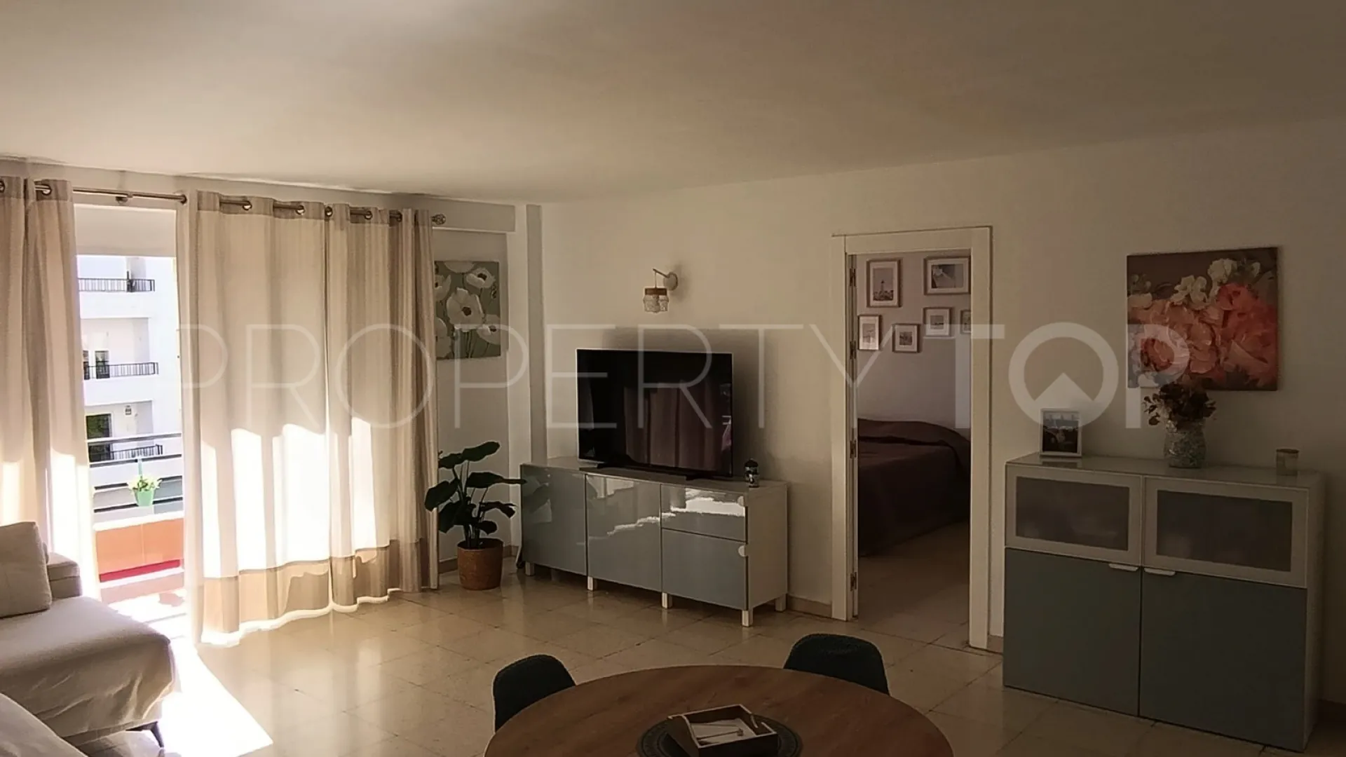 Apartamento de 4 dormitorios en venta en Ricardo Soriano