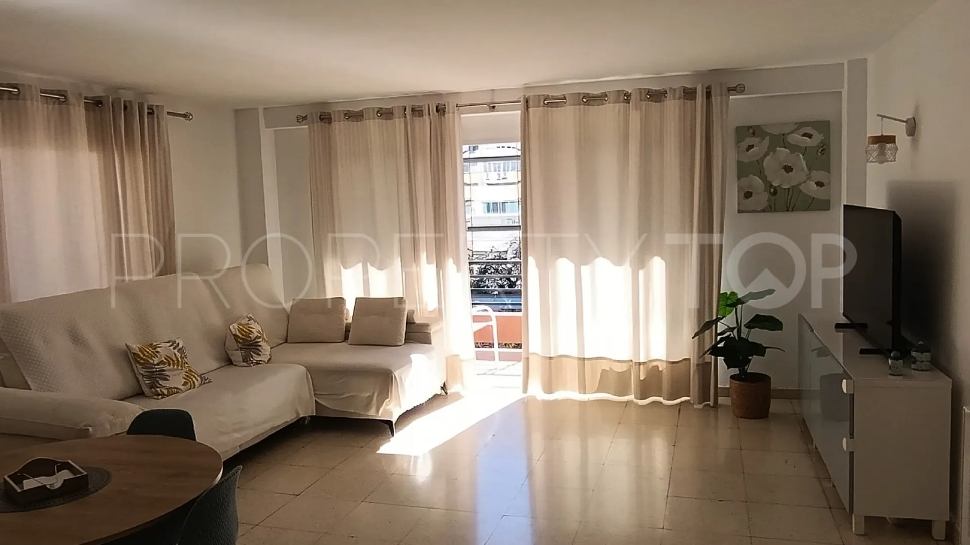 Apartamento de 4 dormitorios en venta en Ricardo Soriano