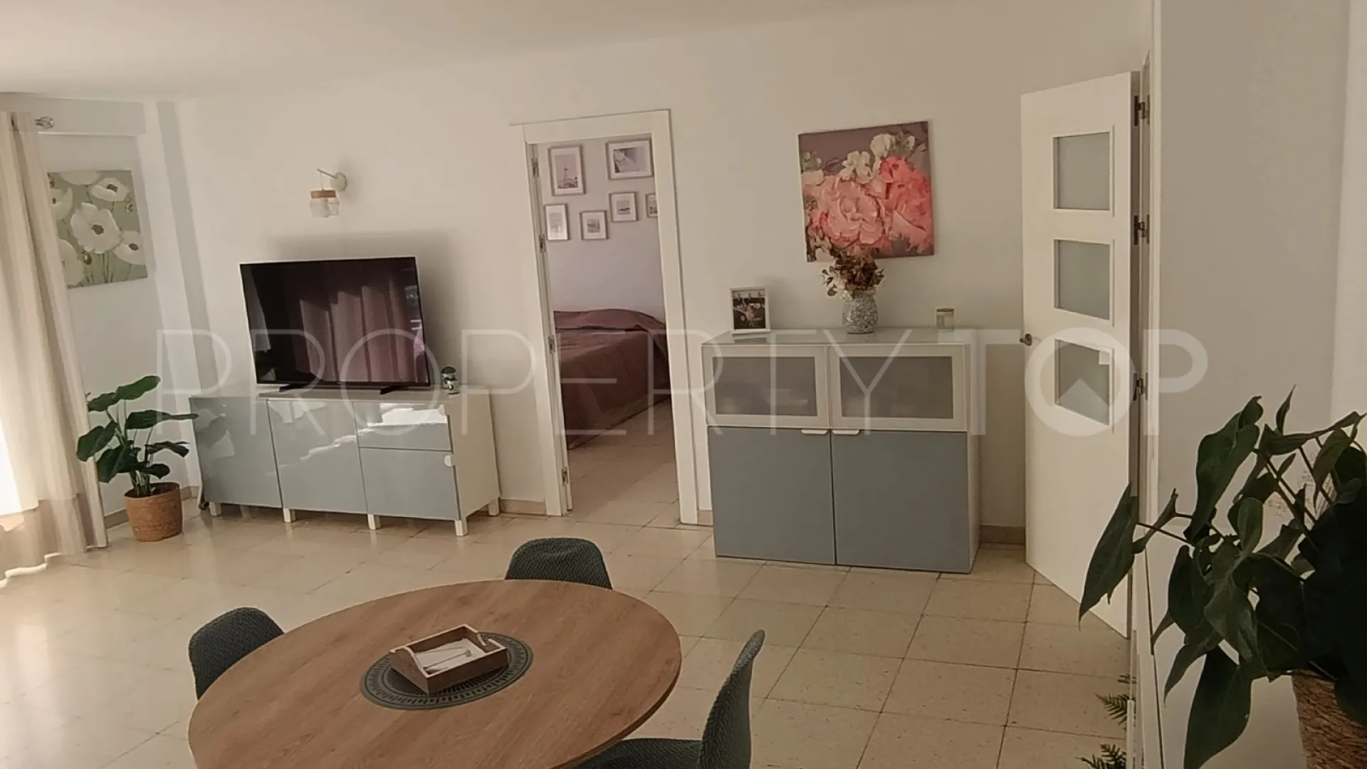 Apartamento de 4 dormitorios en venta en Ricardo Soriano