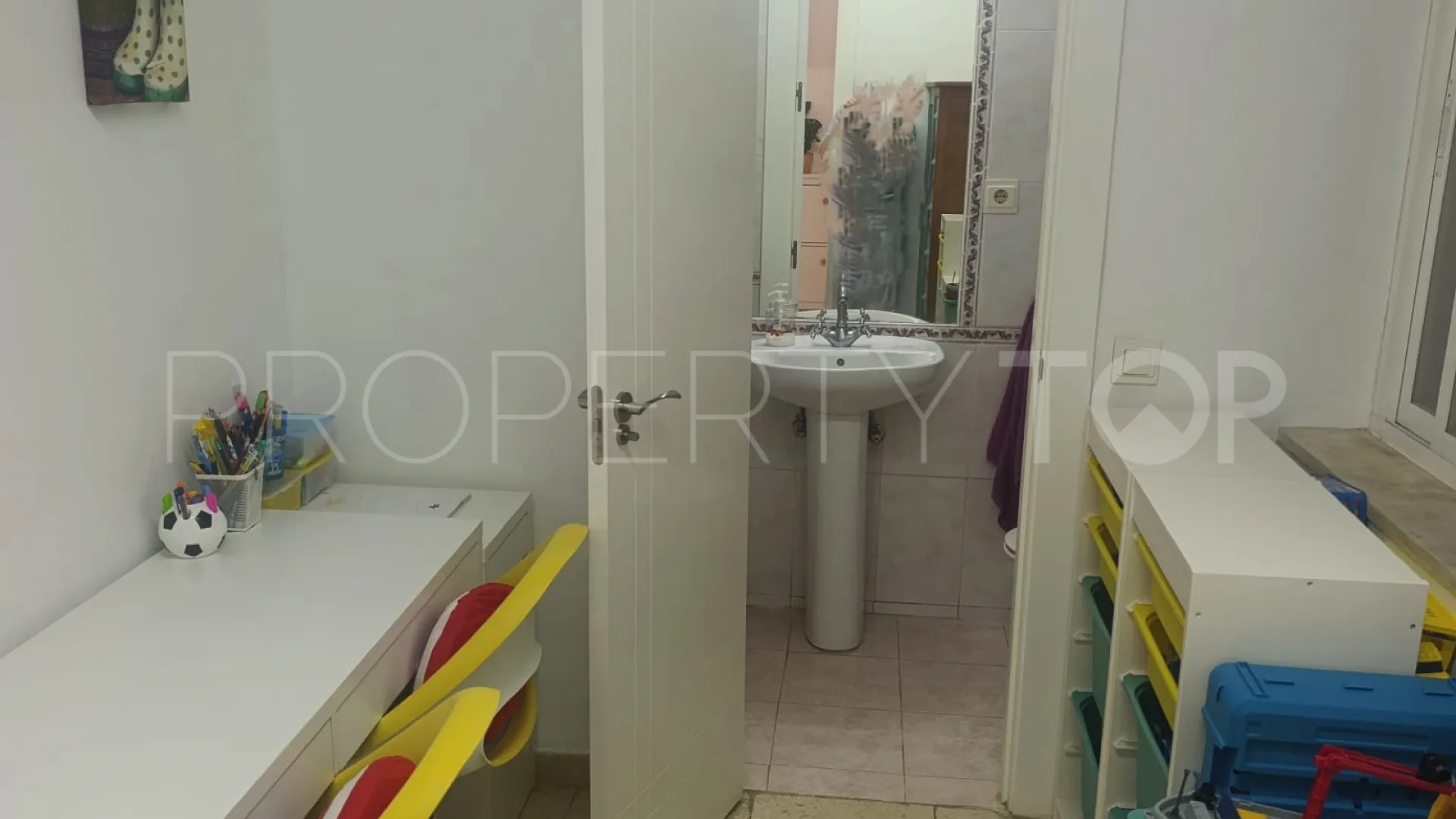 Apartamento de 4 dormitorios en venta en Ricardo Soriano