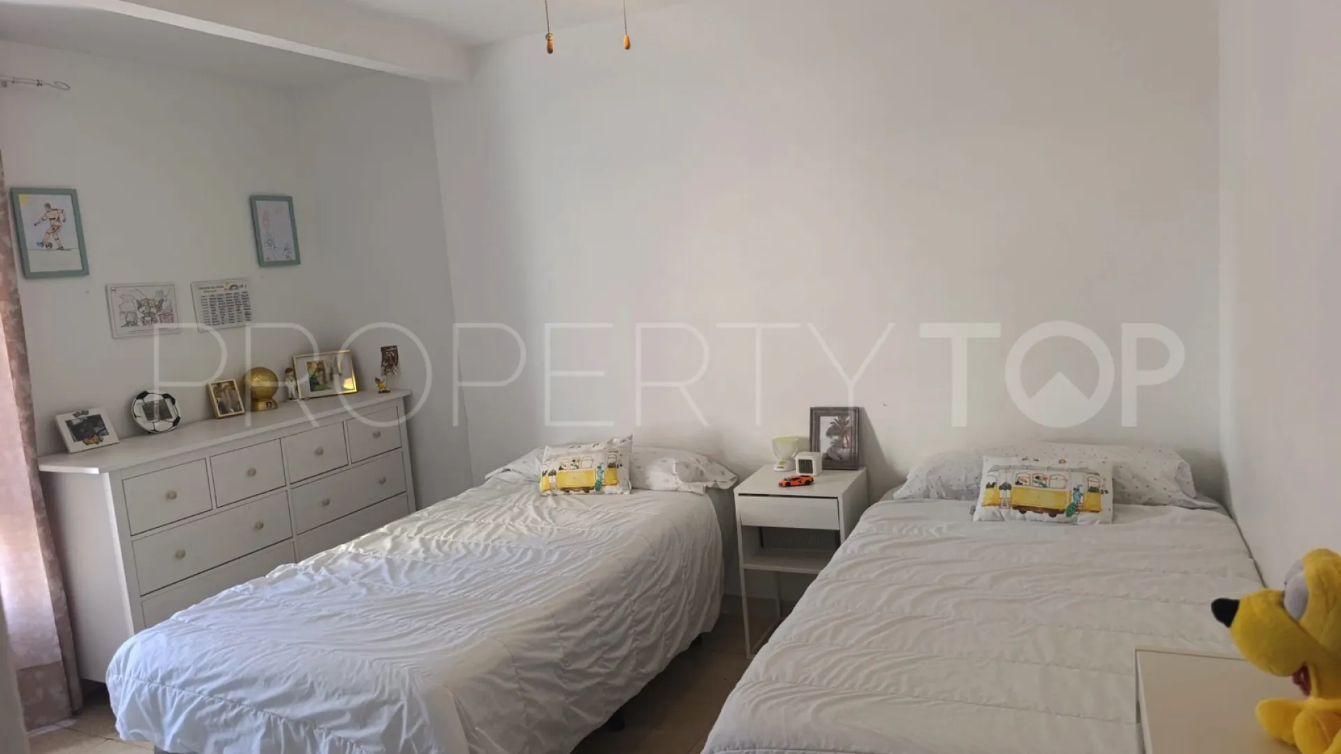Apartamento de 4 dormitorios en venta en Ricardo Soriano