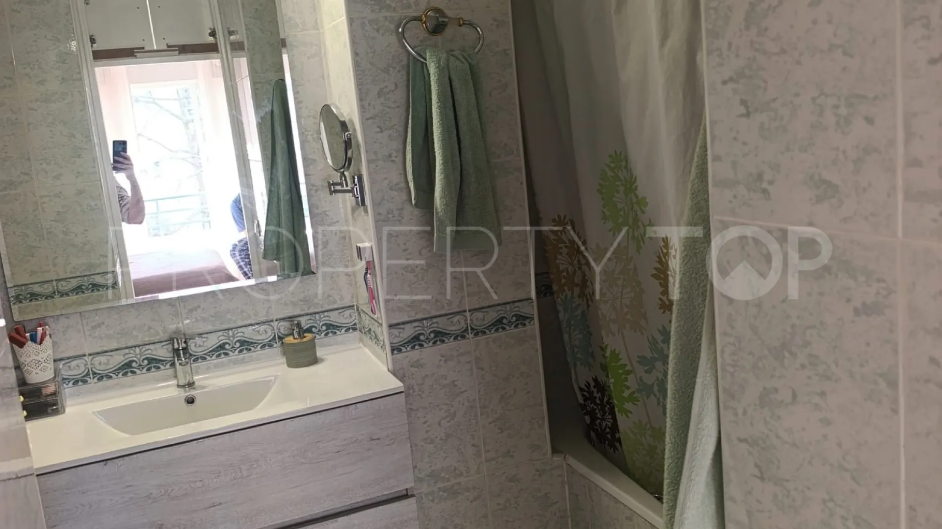 Apartamento de 4 dormitorios en venta en Ricardo Soriano