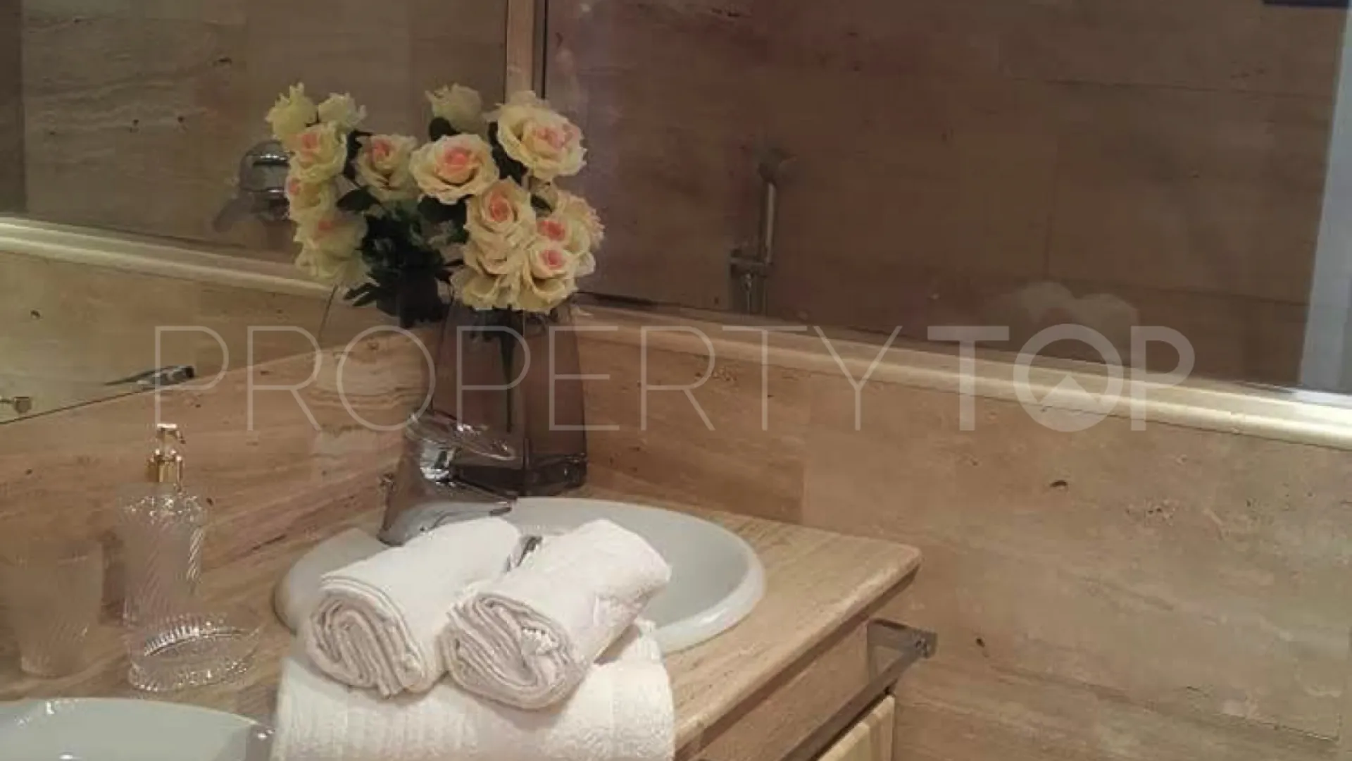 Semi detached house for sale in Los Naranjos with 5 bedrooms