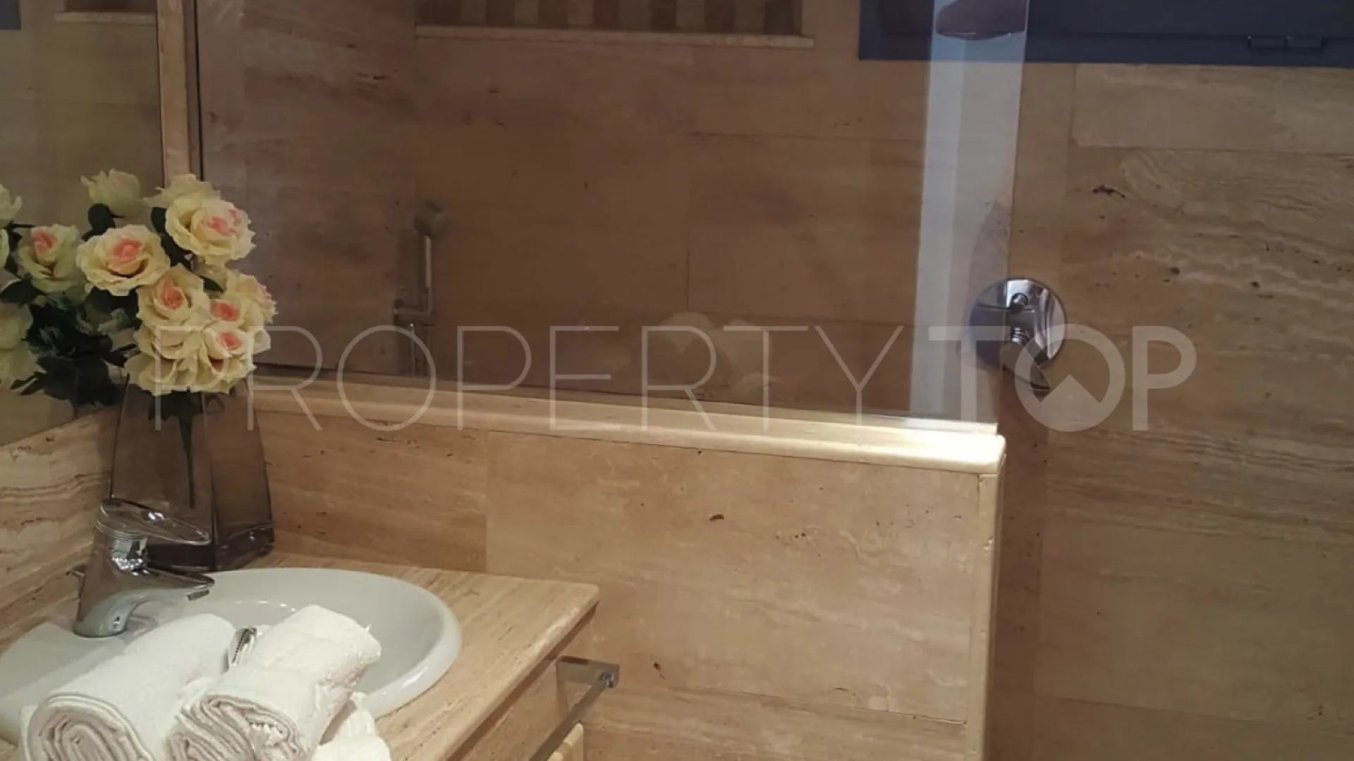 Semi detached house for sale in Los Naranjos with 5 bedrooms