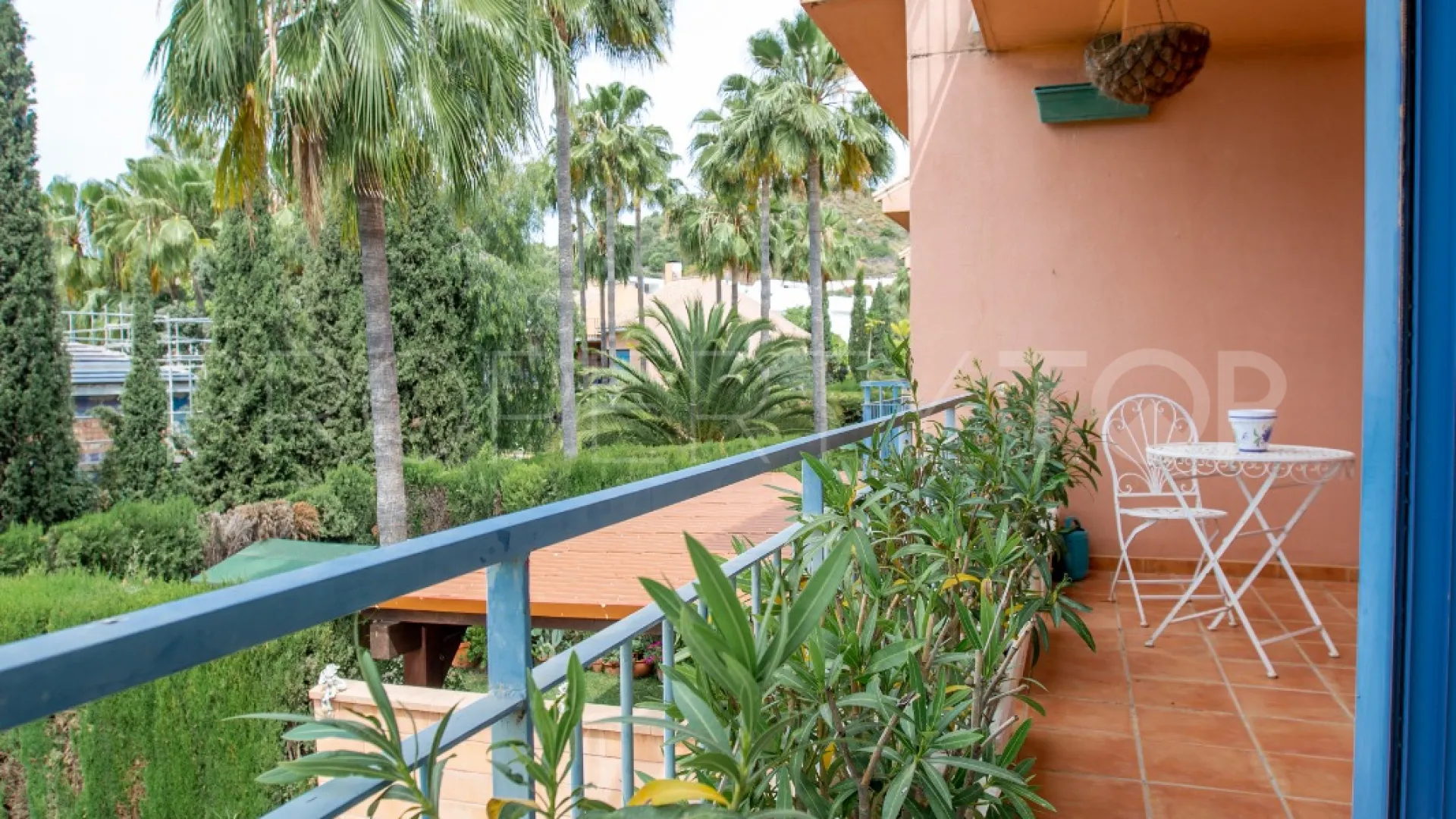 Semi detached house for sale in Los Naranjos with 5 bedrooms