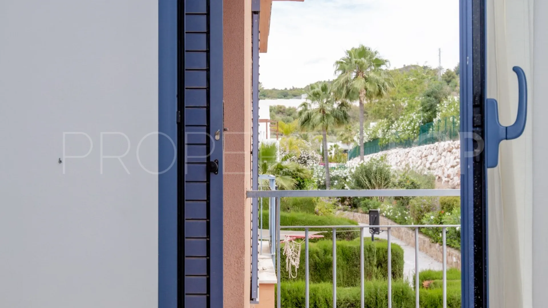 Semi detached house for sale in Los Naranjos with 5 bedrooms