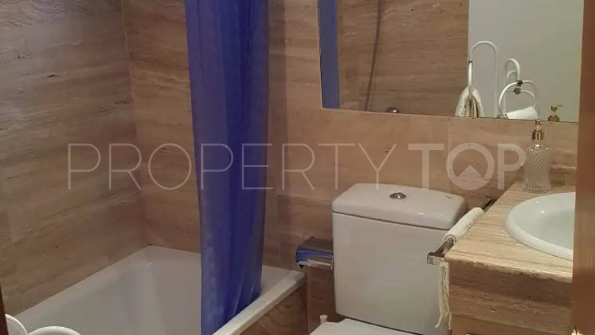 Semi detached house for sale in Los Naranjos with 5 bedrooms