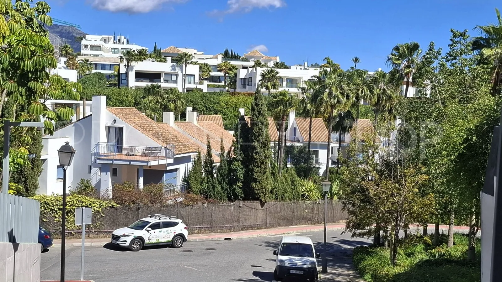 Semi detached house for sale in Los Naranjos with 5 bedrooms