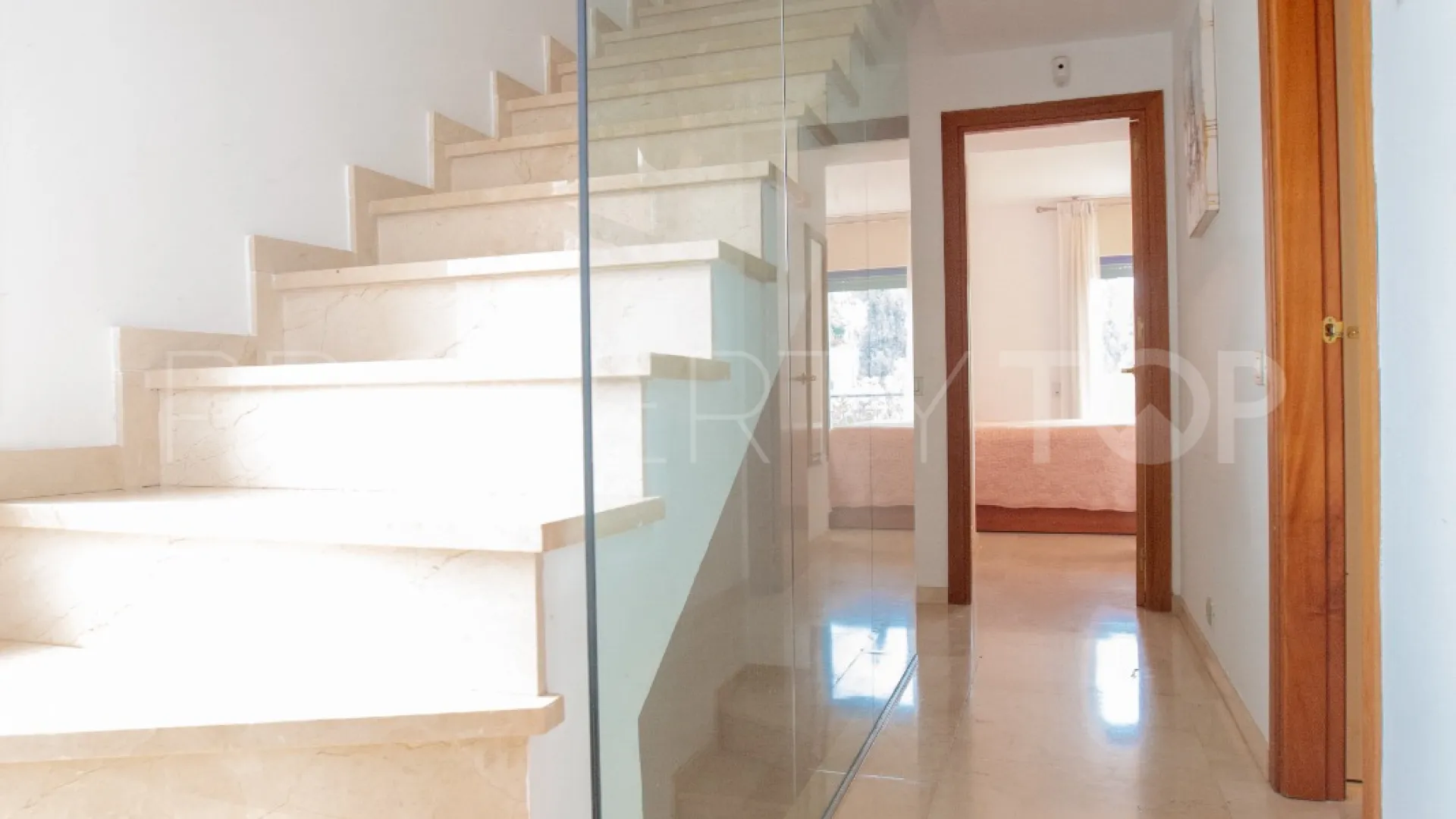 Semi detached house for sale in Los Naranjos with 5 bedrooms
