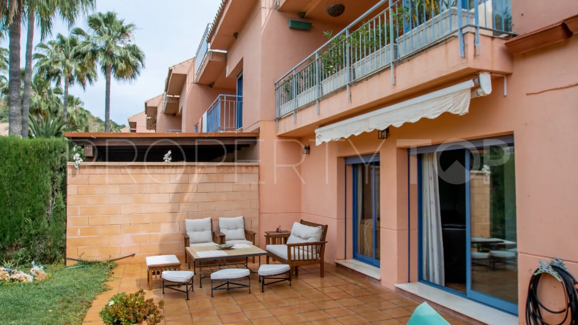 Semi detached house for sale in Los Naranjos with 5 bedrooms