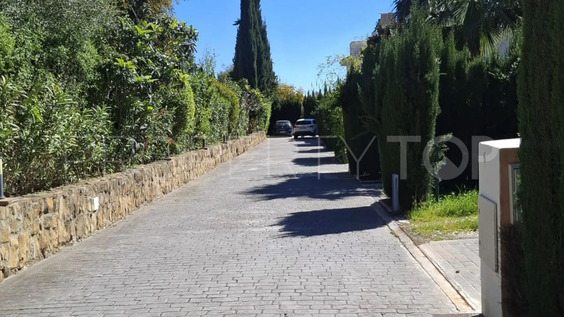 Semi detached house for sale in Los Naranjos with 5 bedrooms