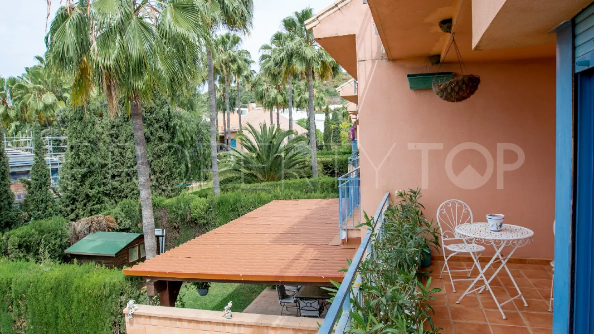 Semi detached house for sale in Los Naranjos with 5 bedrooms