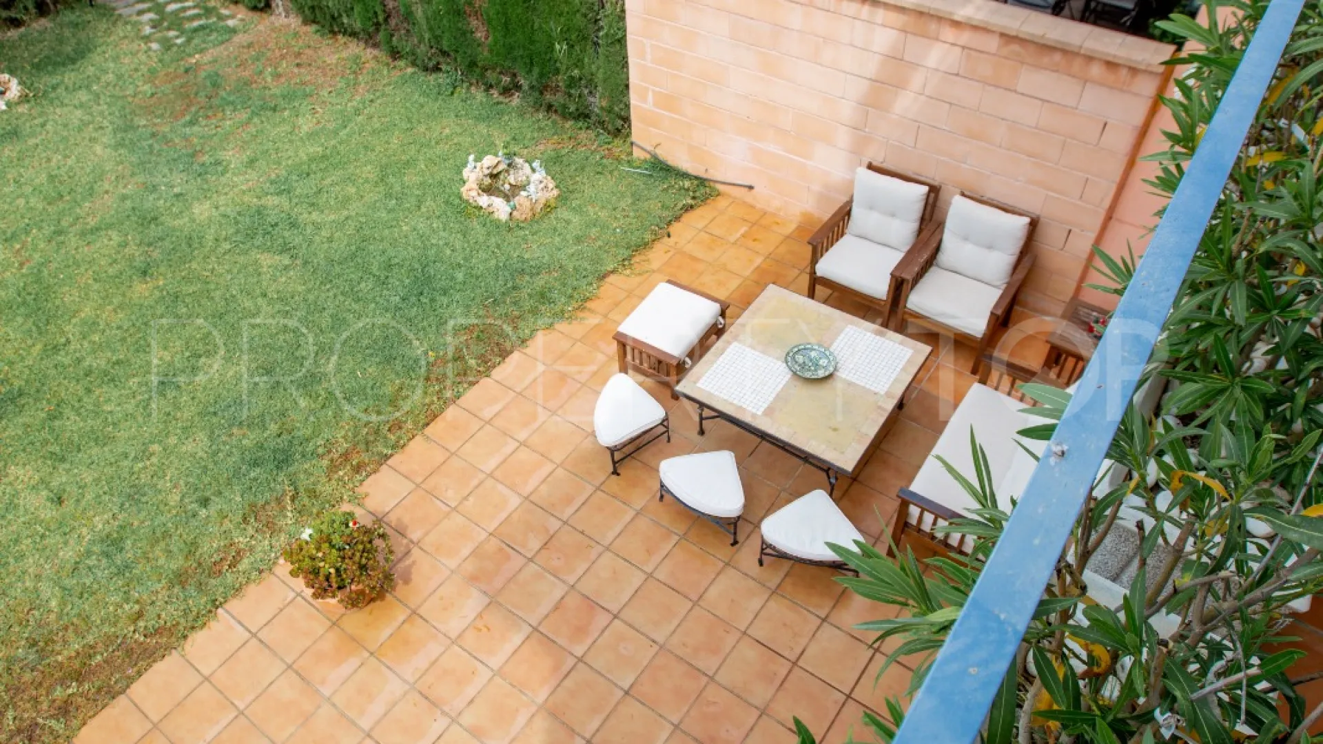 Semi detached house for sale in Los Naranjos with 5 bedrooms