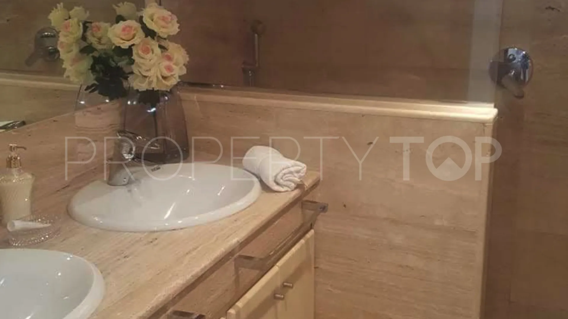 Semi detached house for sale in Los Naranjos with 5 bedrooms