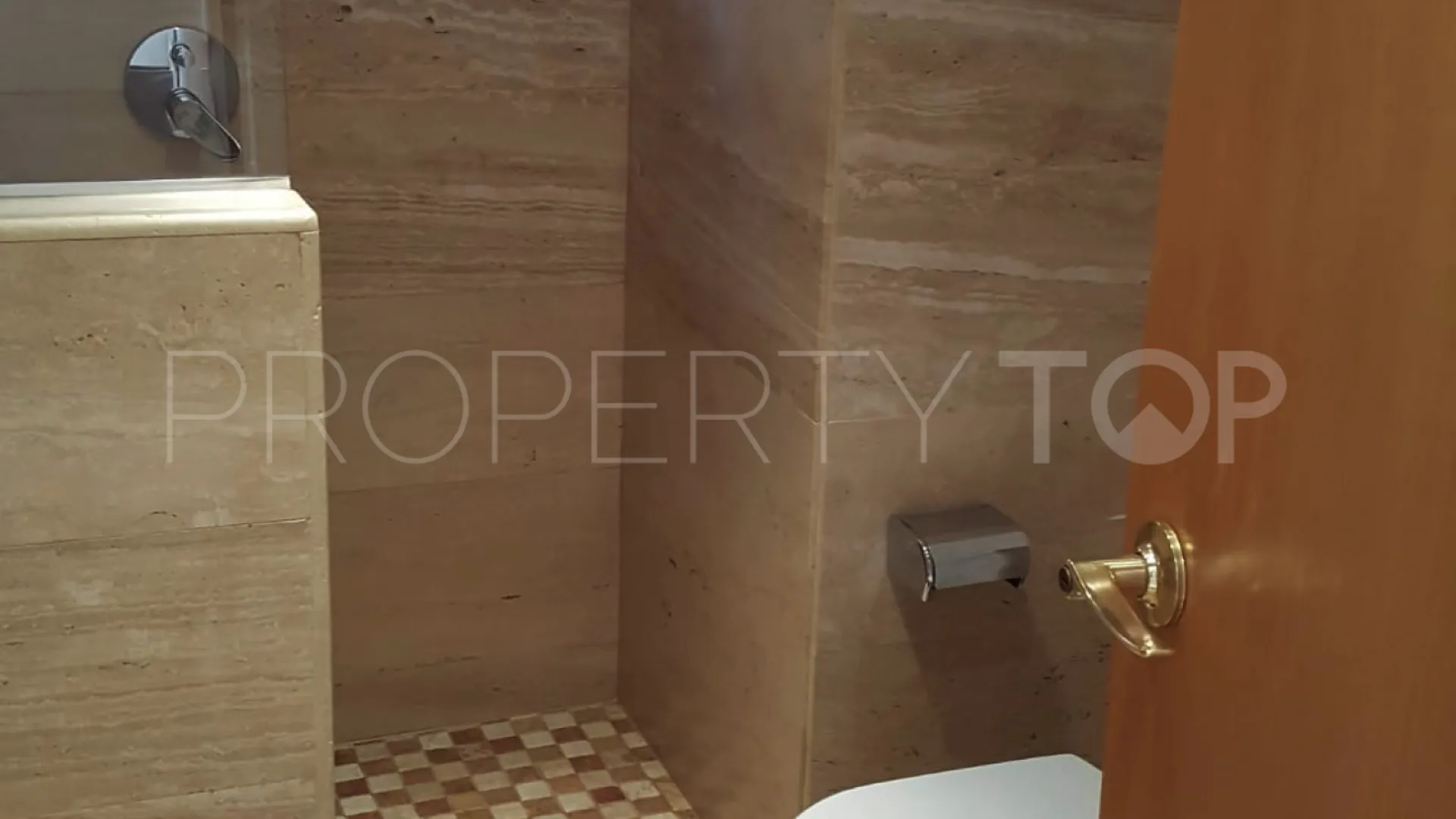 Semi detached house for sale in Los Naranjos with 5 bedrooms