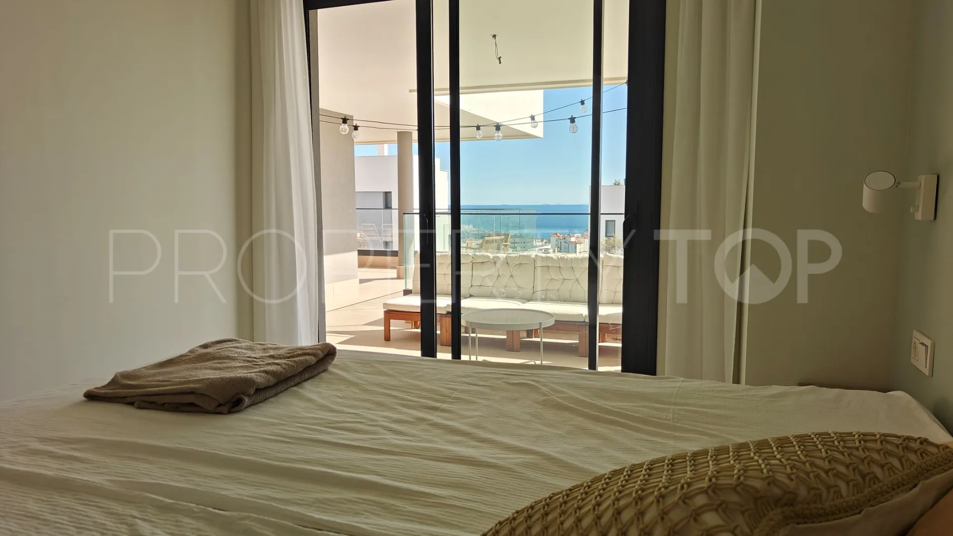 For sale Estepona Centre 4 bedrooms apartment
