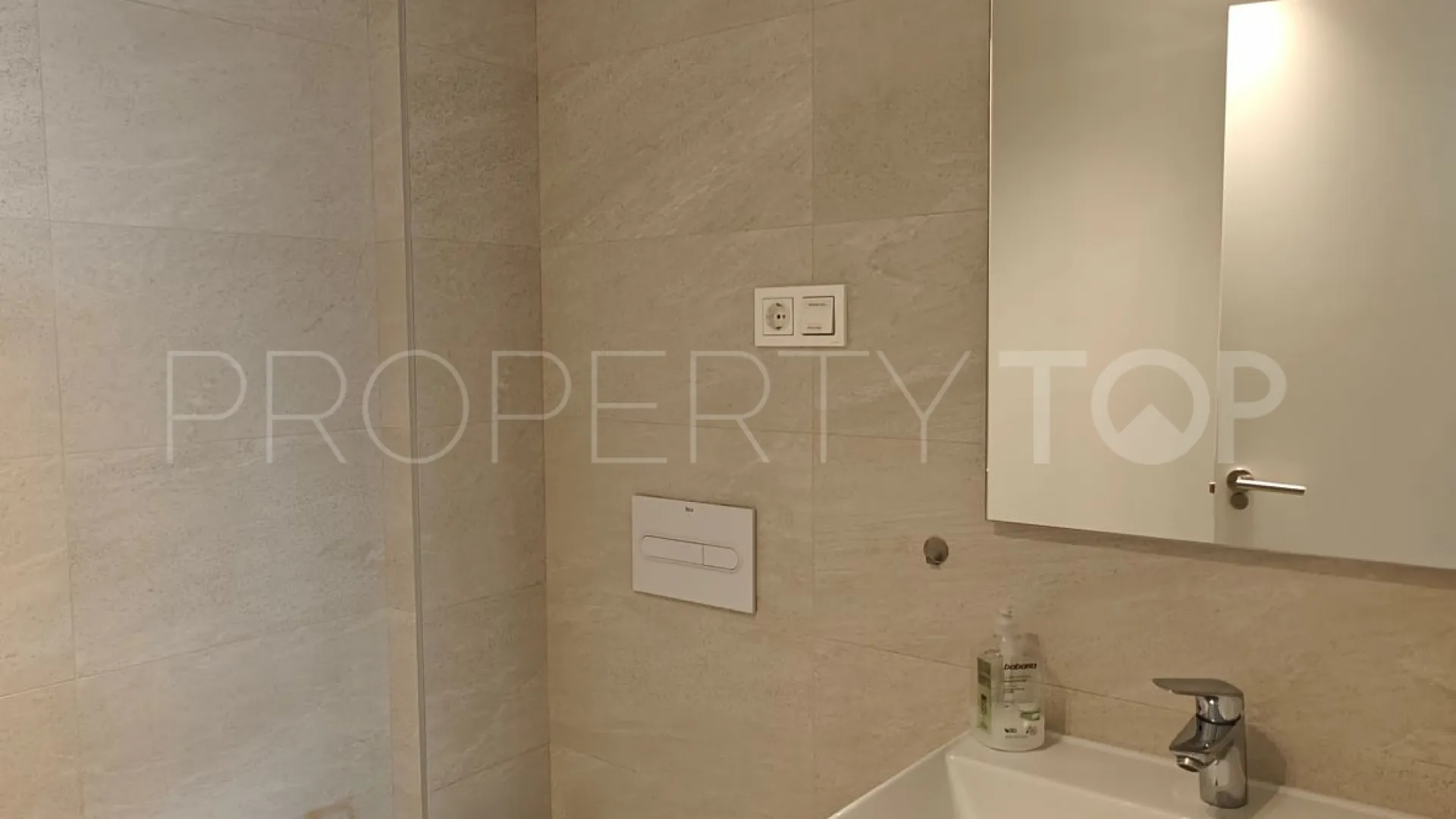 For sale Estepona Centre 4 bedrooms apartment