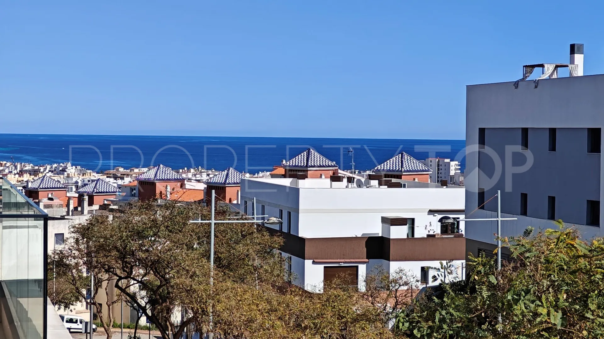 For sale Estepona Centre 4 bedrooms apartment