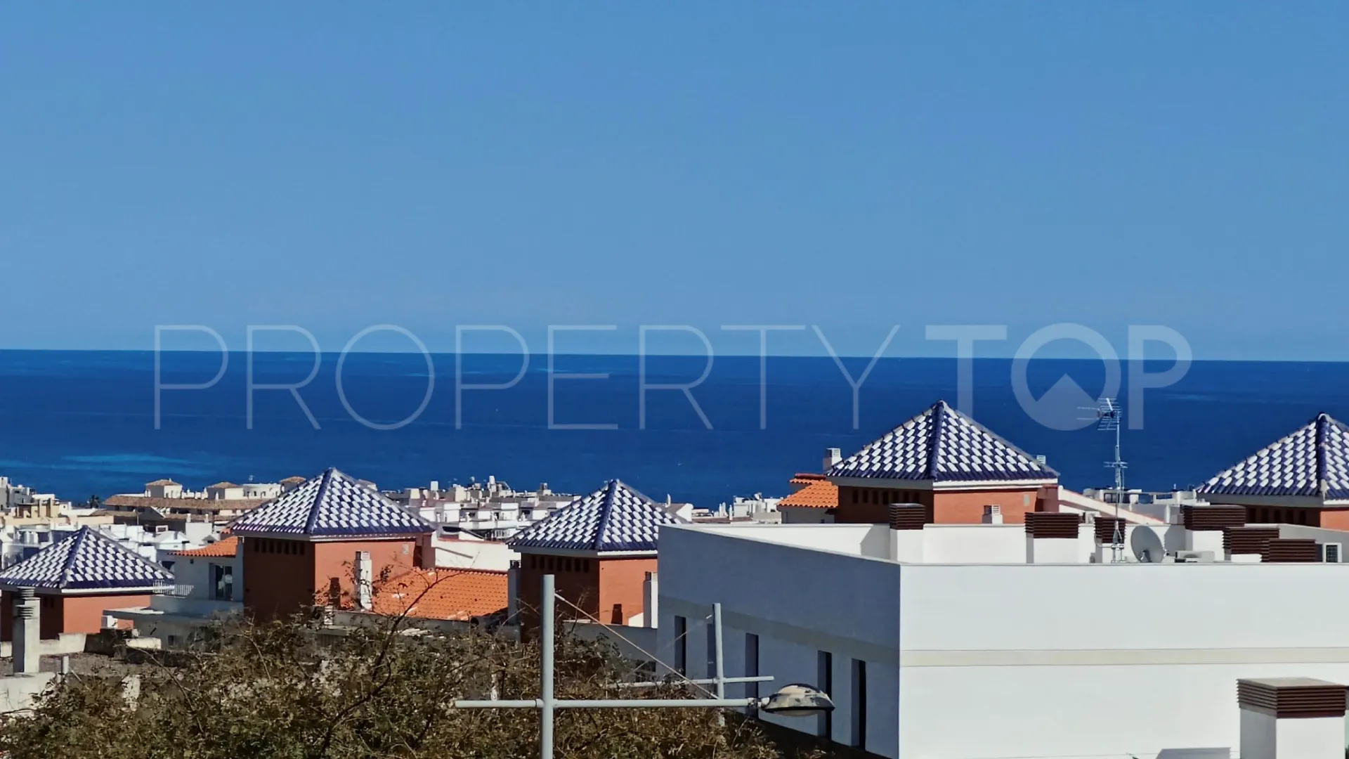 For sale Estepona Centre 4 bedrooms apartment