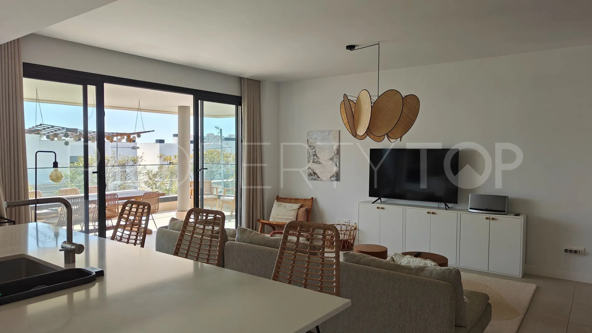 For sale Estepona Centre 4 bedrooms apartment