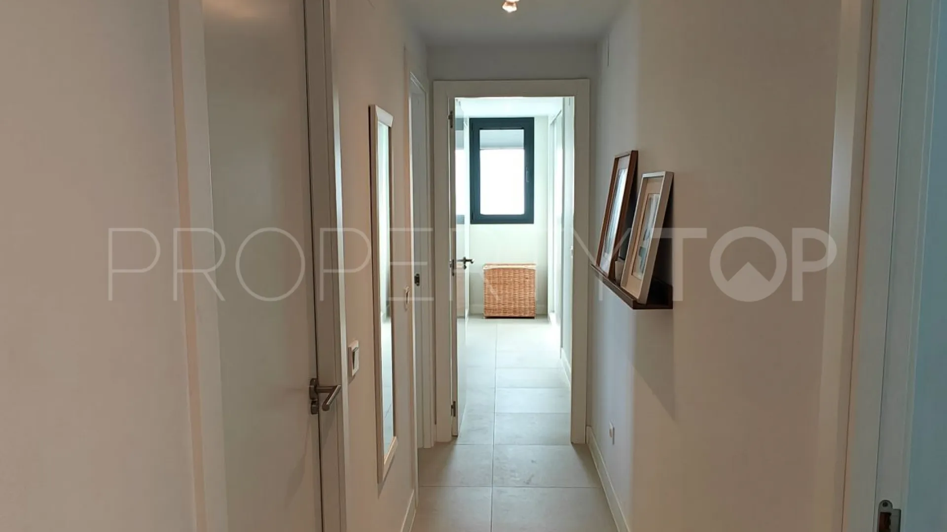 For sale Estepona Centre 4 bedrooms apartment