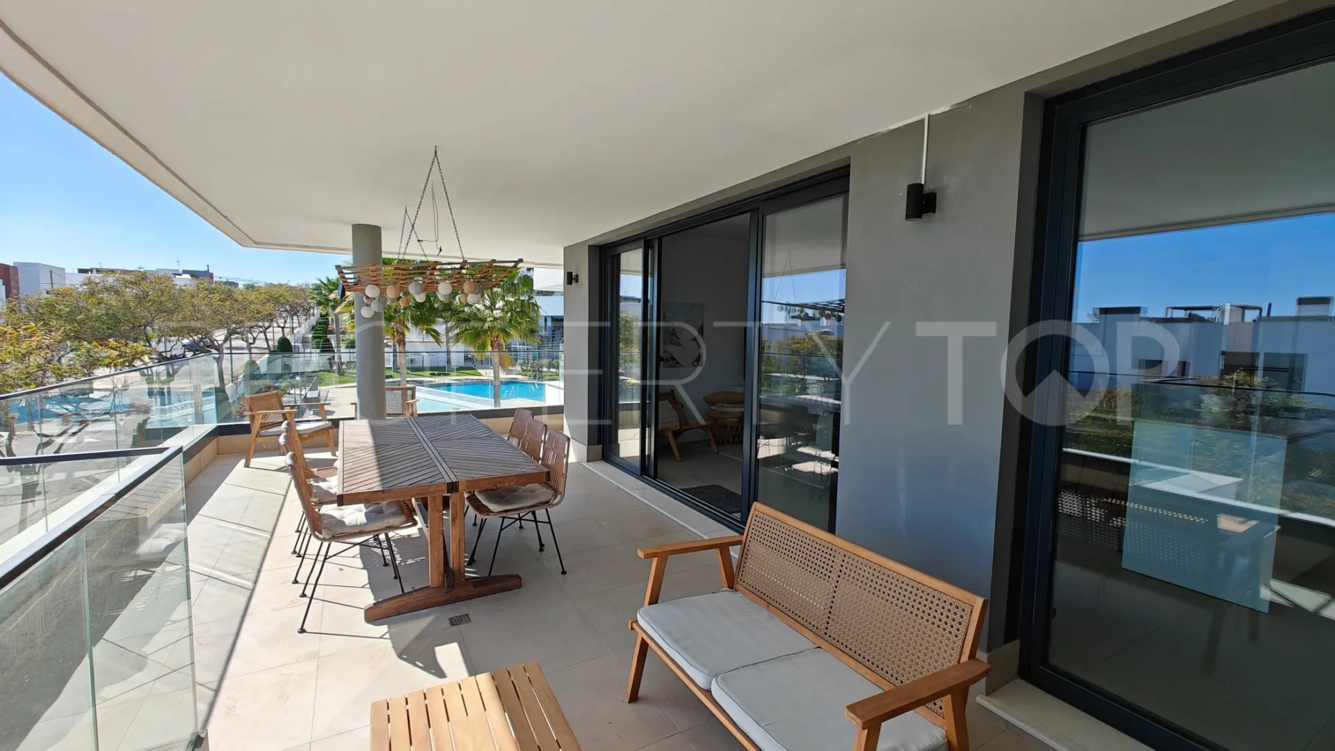 For sale Estepona Centre 4 bedrooms apartment