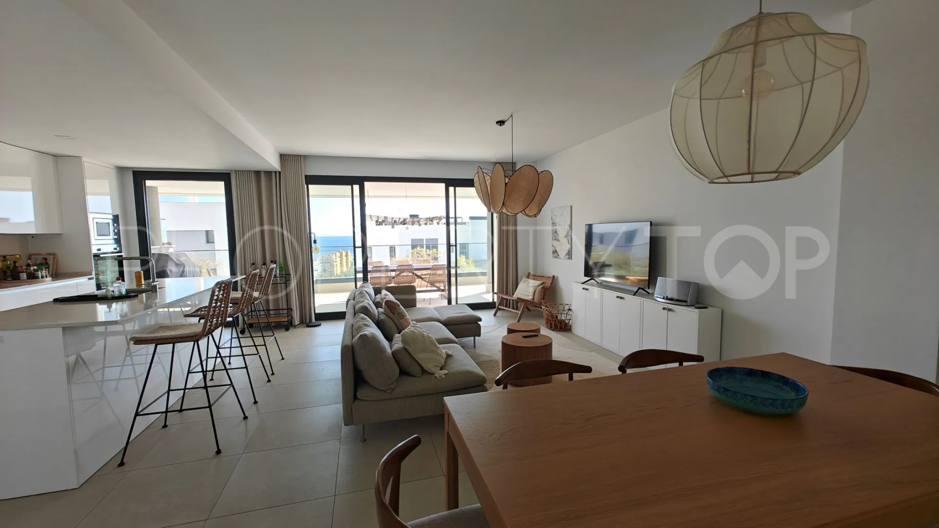 For sale Estepona Centre 4 bedrooms apartment