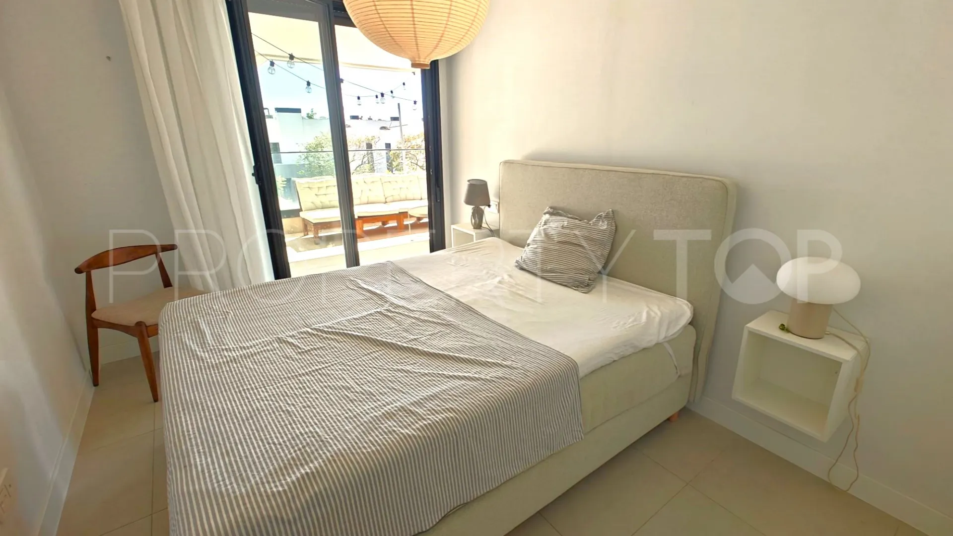 For sale Estepona Centre 4 bedrooms apartment