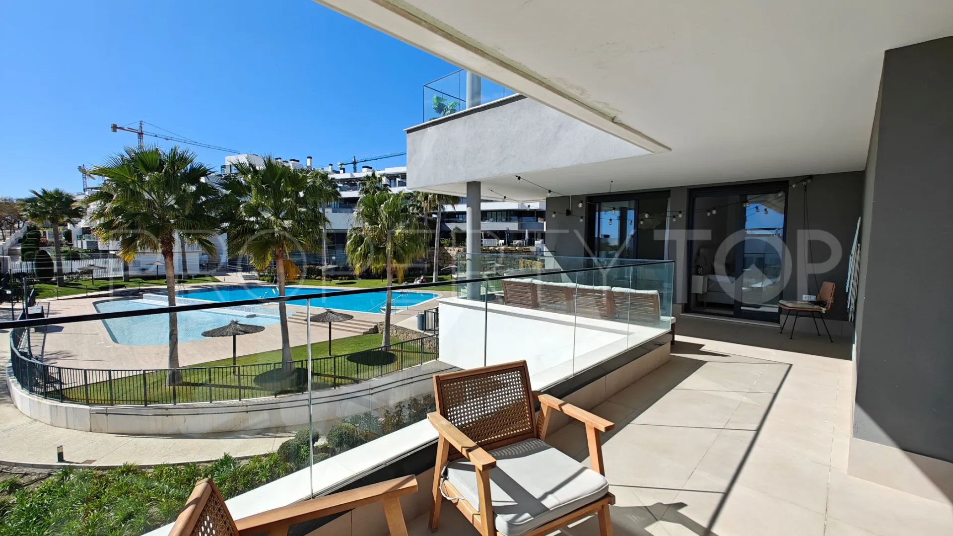 For sale Estepona Centre 4 bedrooms apartment