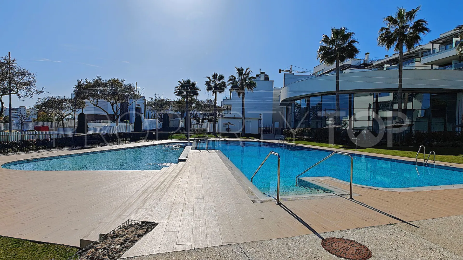 For sale Estepona Centre 4 bedrooms apartment