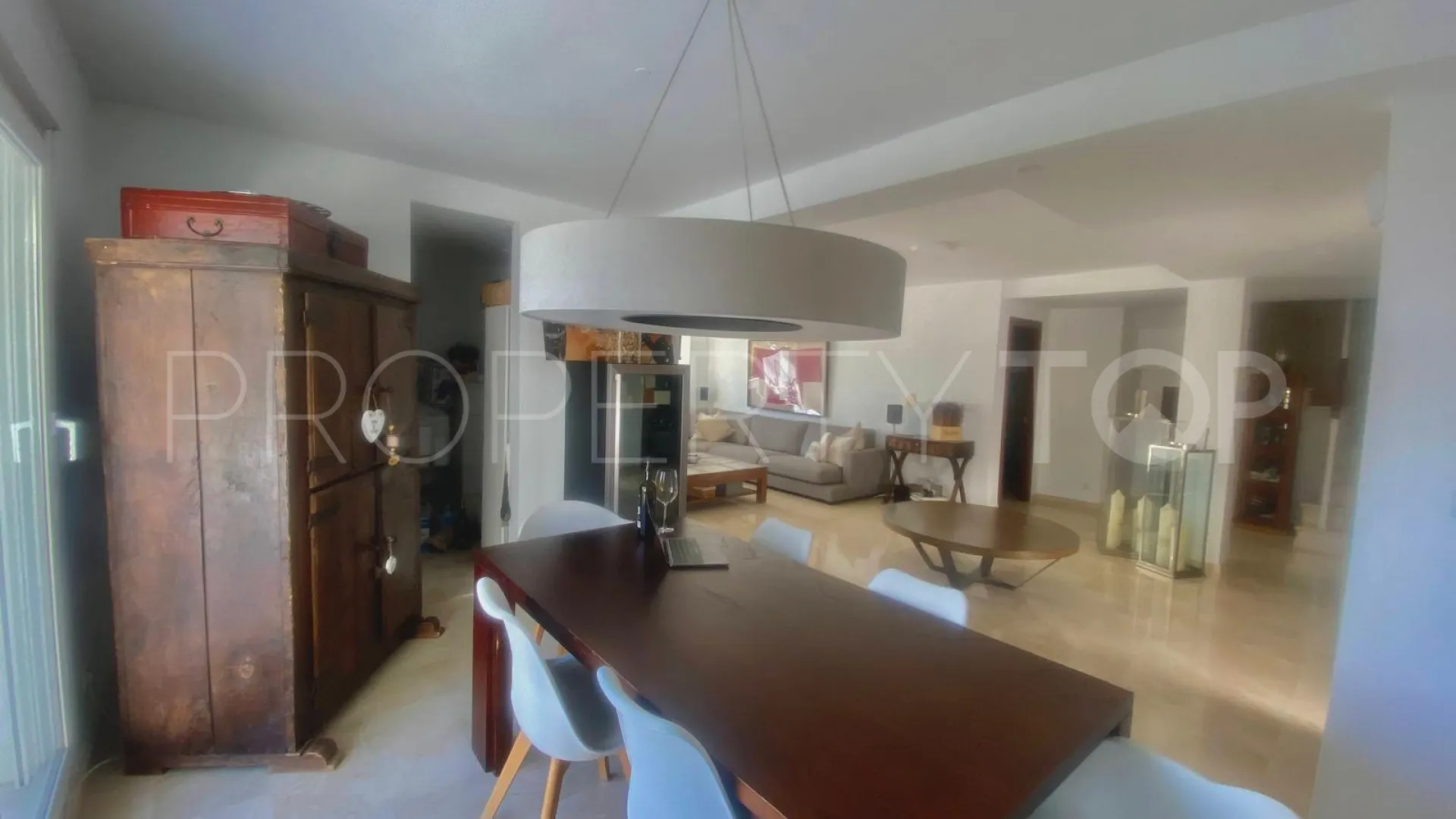 Atico duplex en venta en Guadalmina Baja con 5 dormitorios