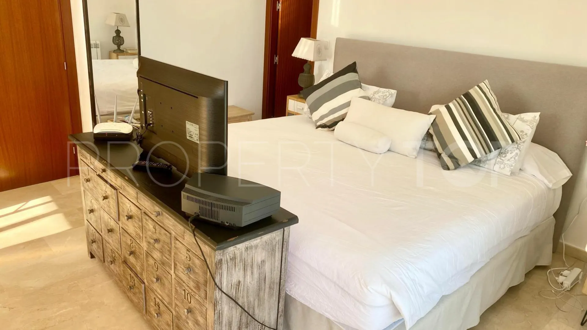 Atico duplex en venta en Guadalmina Baja con 5 dormitorios