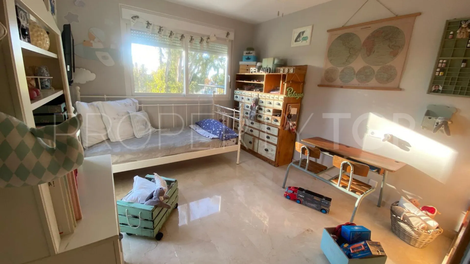 Atico duplex en venta en Guadalmina Baja con 5 dormitorios