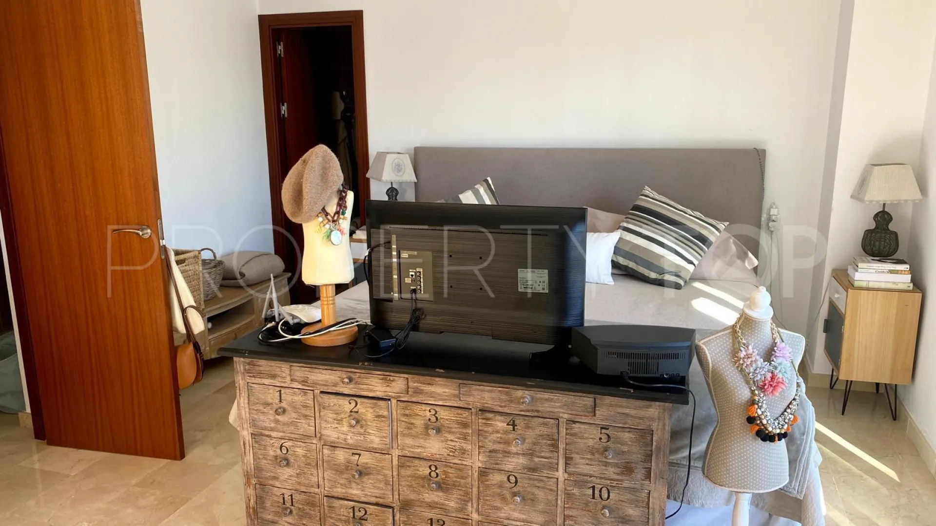 Atico duplex en venta en Guadalmina Baja con 5 dormitorios