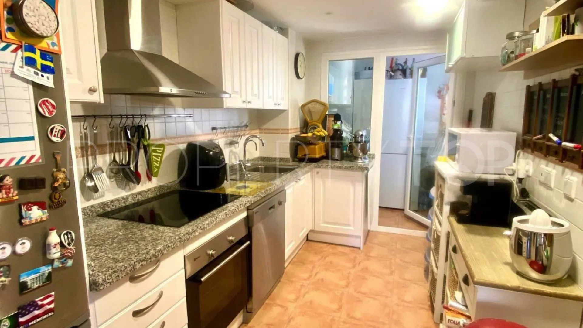 Atico duplex en venta en Guadalmina Baja con 5 dormitorios