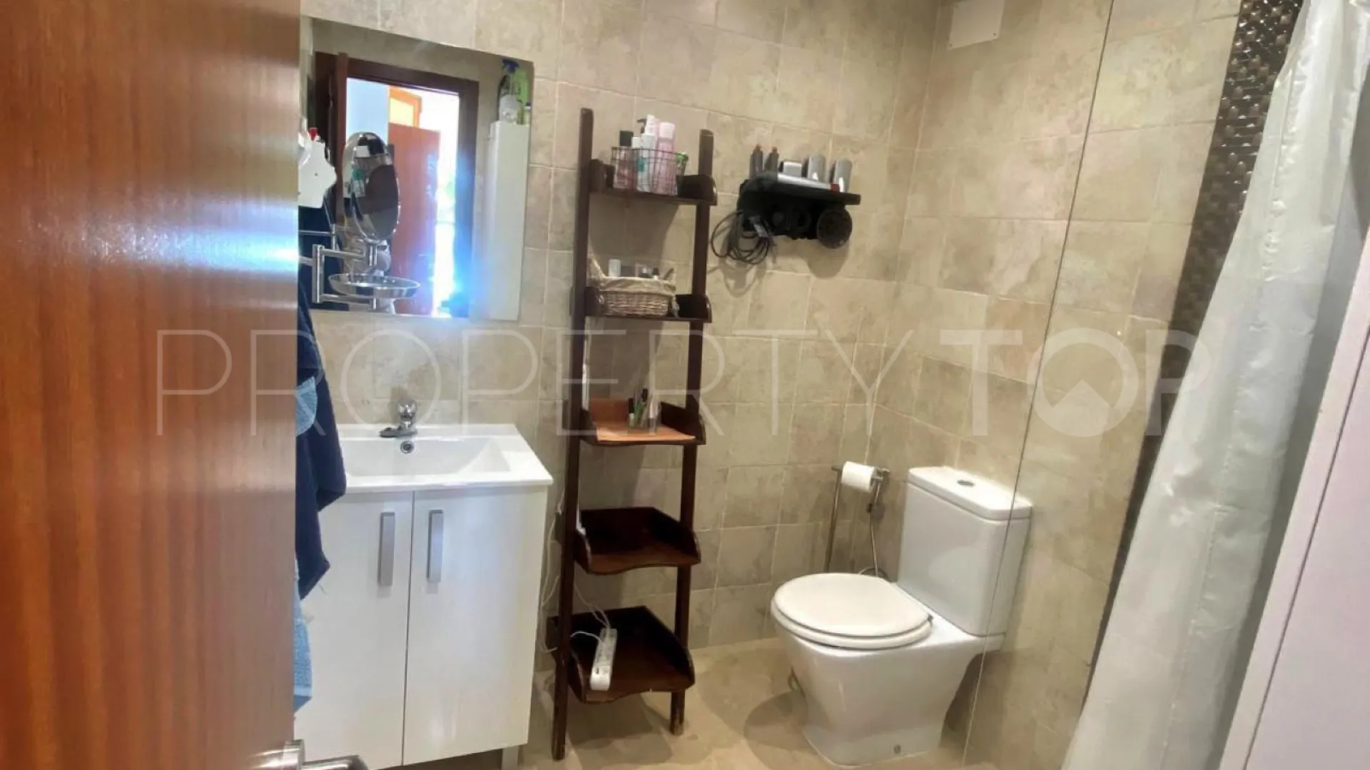 Atico duplex en venta en Guadalmina Baja con 5 dormitorios