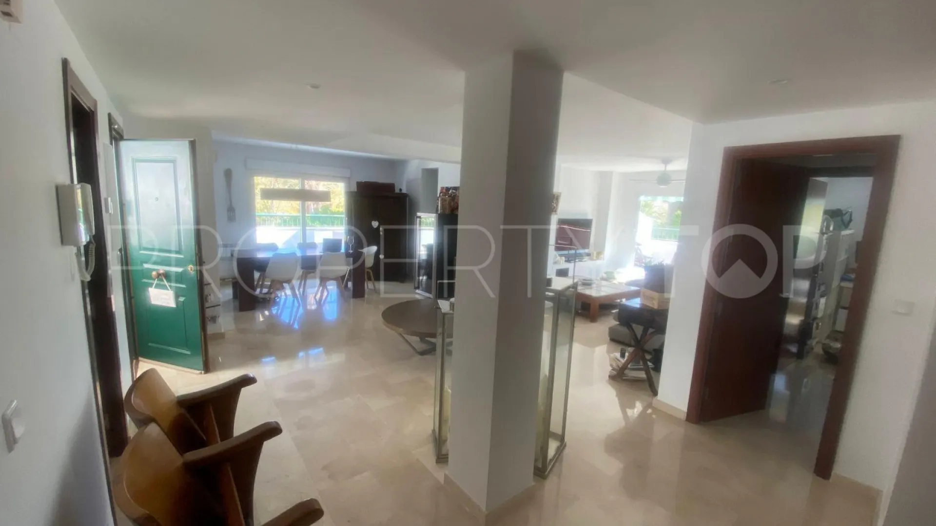 Atico duplex en venta en Guadalmina Baja con 5 dormitorios