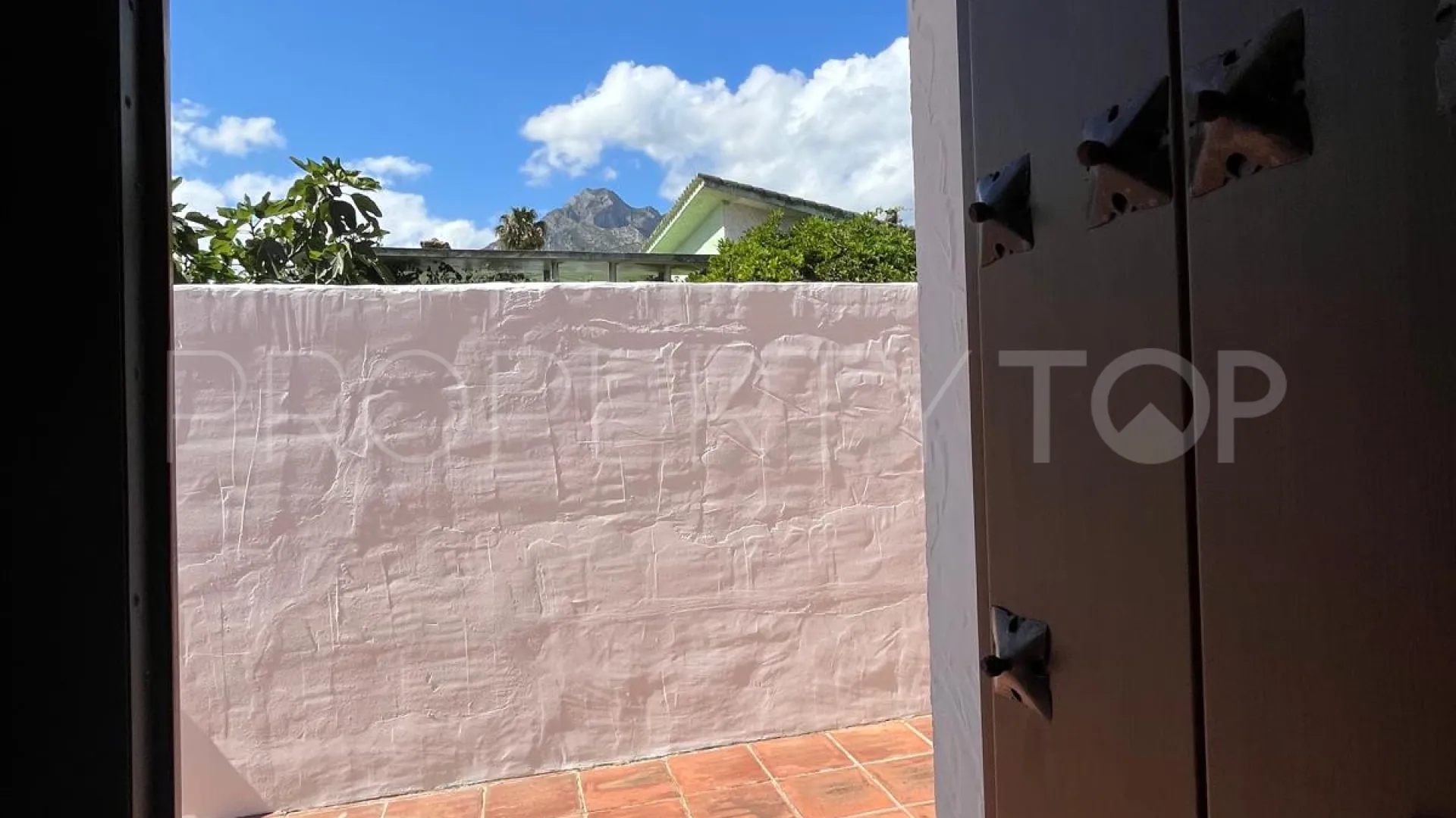 Se vende casa en Nagüeles de 3 dormitorios