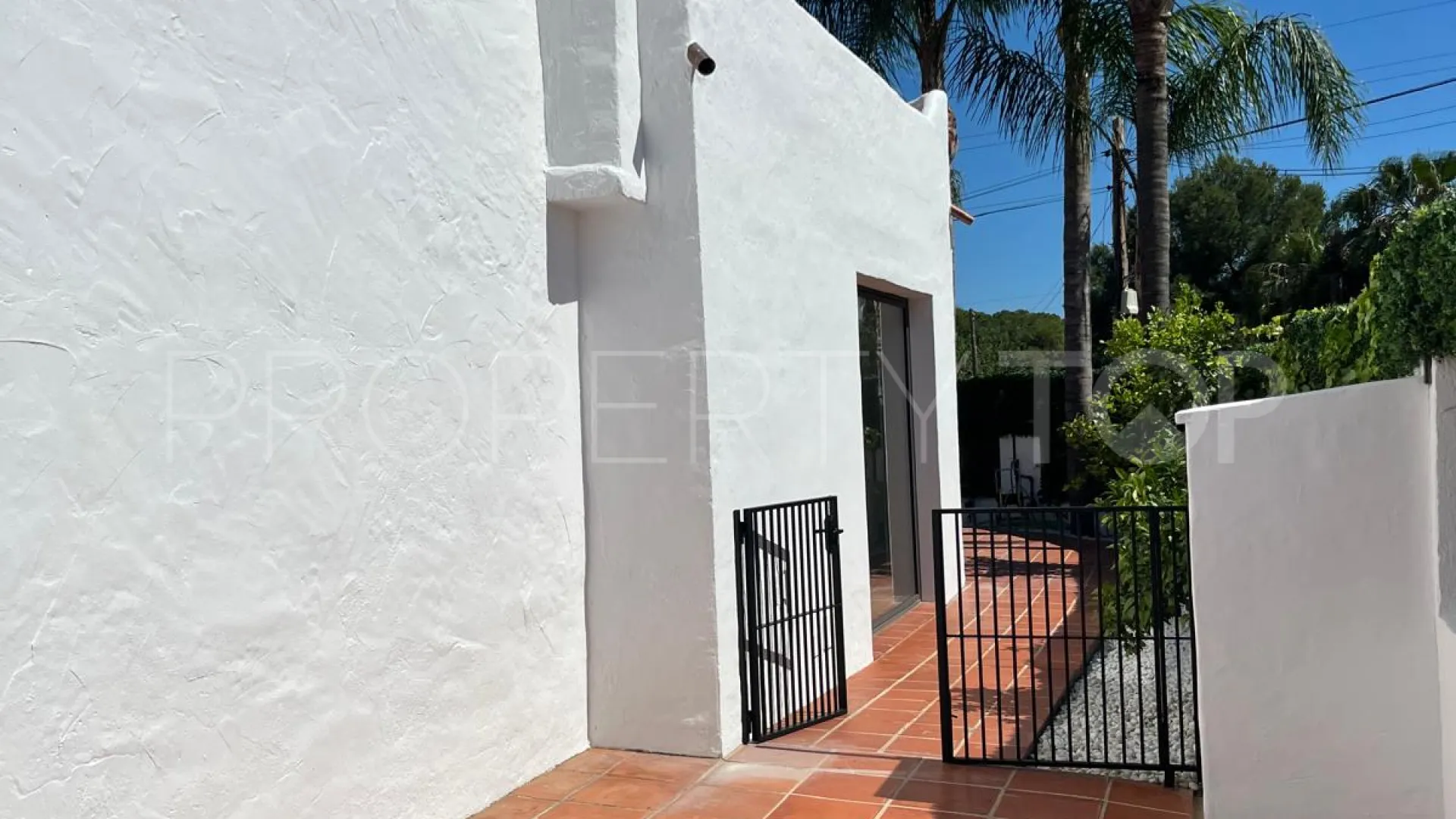 Se vende casa en Nagüeles de 3 dormitorios