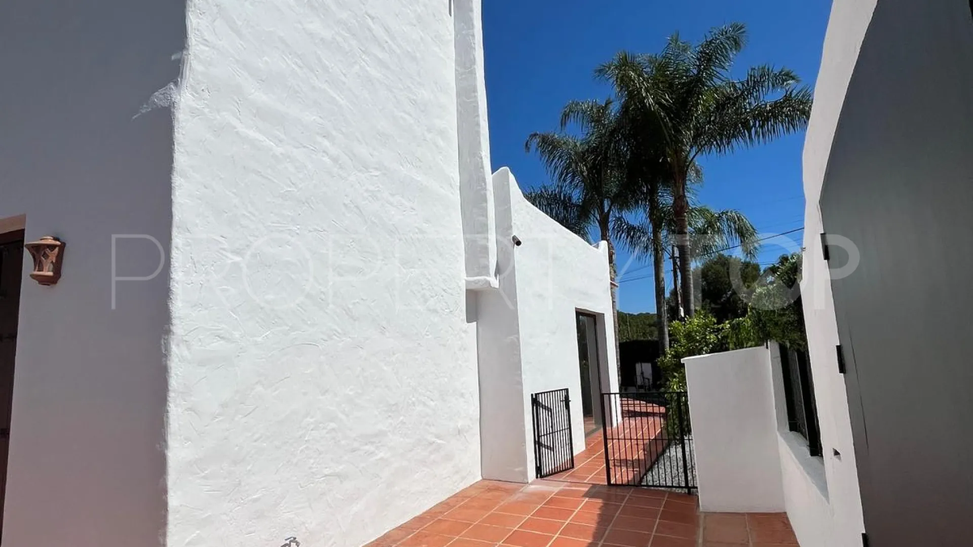 Se vende casa en Nagüeles de 3 dormitorios
