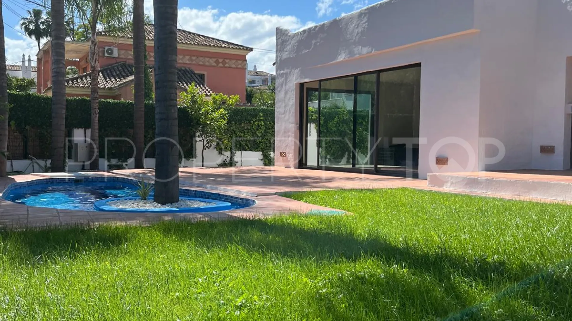 Se vende casa en Nagüeles de 3 dormitorios