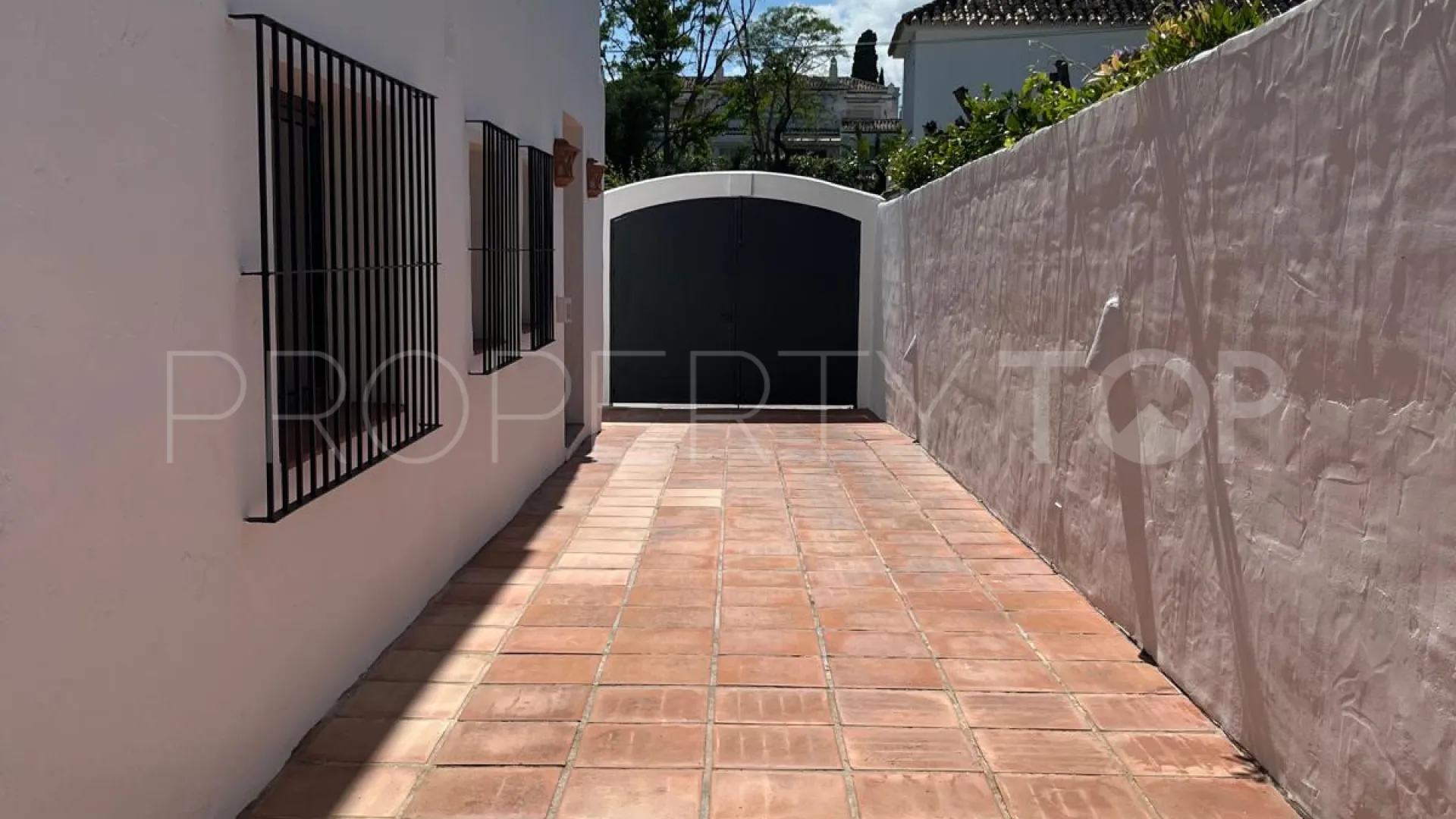 Se vende casa en Nagüeles de 3 dormitorios