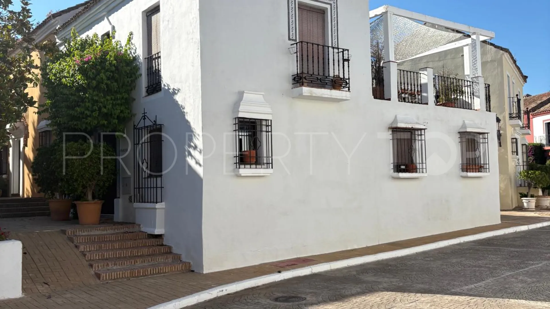 For sale Guadalmina Baja semi detached house