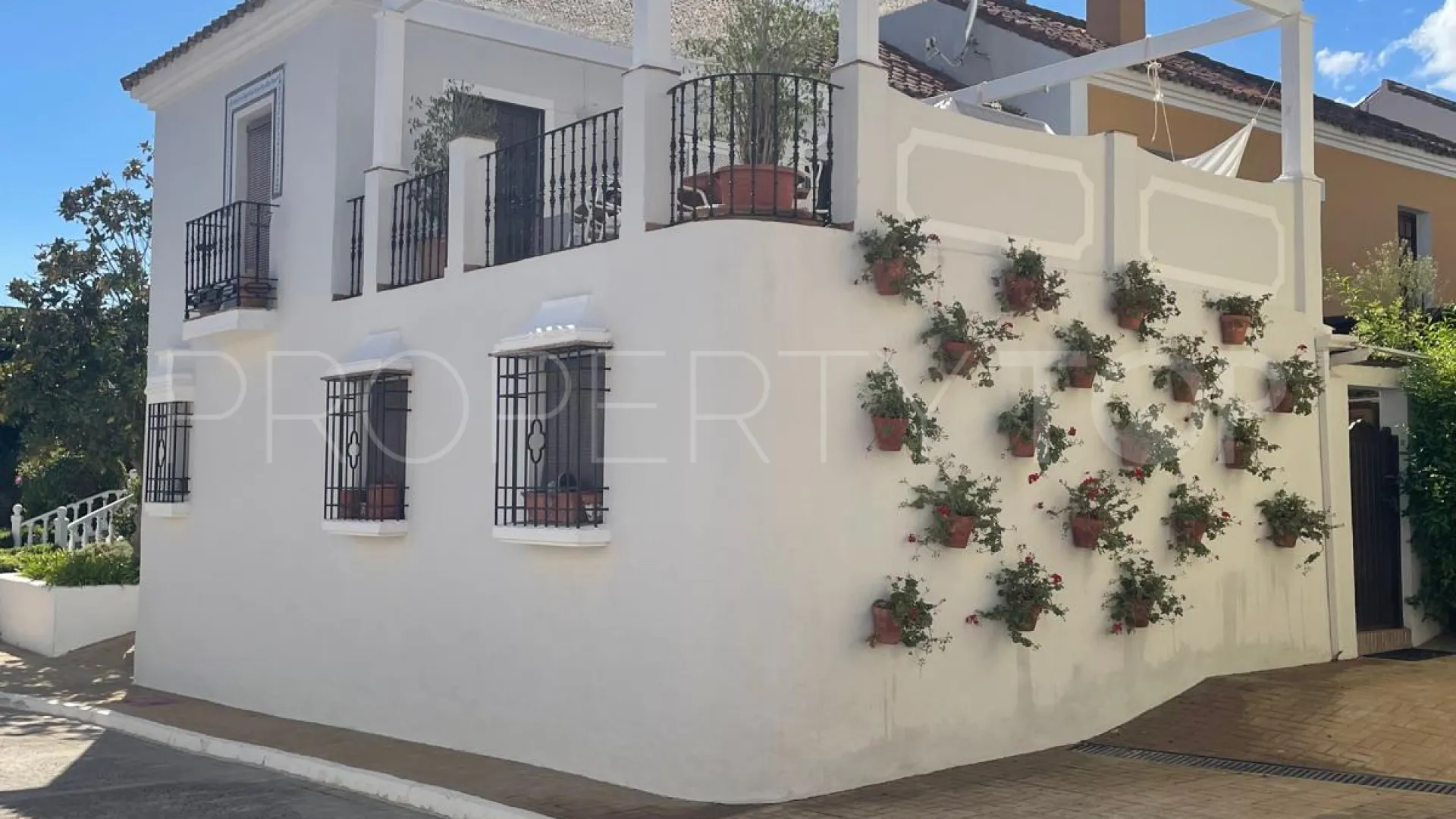 For sale Guadalmina Baja semi detached house