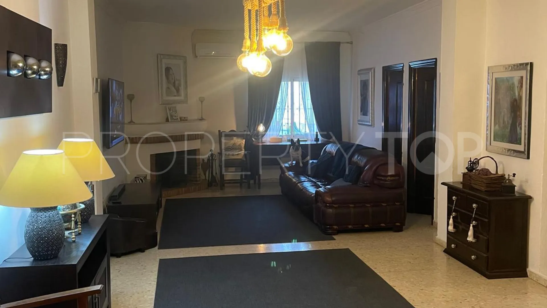 Villa for sale in San Pedro de Alcantara with 3 bedrooms
