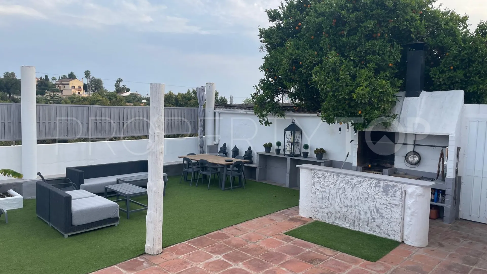Villa for sale in San Pedro de Alcantara with 3 bedrooms